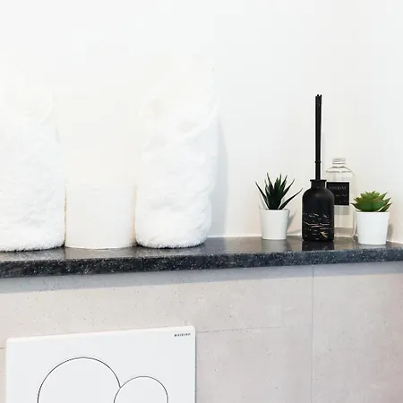 Gemuetliche & Moderne - Nur 7 Gehminuten Vom Entfernt, Inklusive Parkplatz Und Gartenzugang *