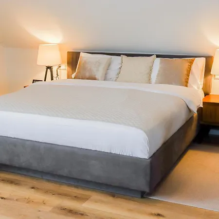 Gemuetliche & Moderne - Nur 7 Gehminuten Vom Entfernt, Inklusive Parkplatz Und Gartenzugang 아파트 *