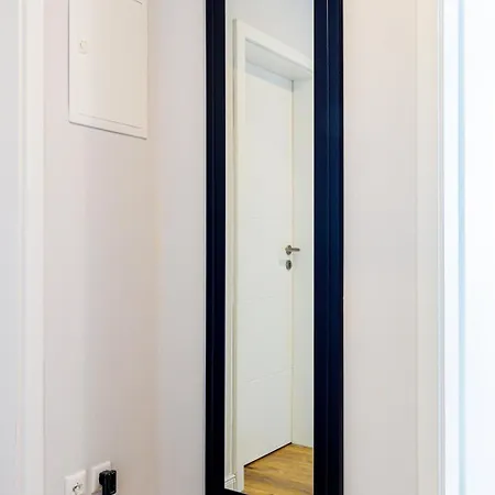 Gemuetliche & Moderne - Nur 7 Gehminuten Vom Entfernt, Inklusive Parkplatz Und Gartenzugang *