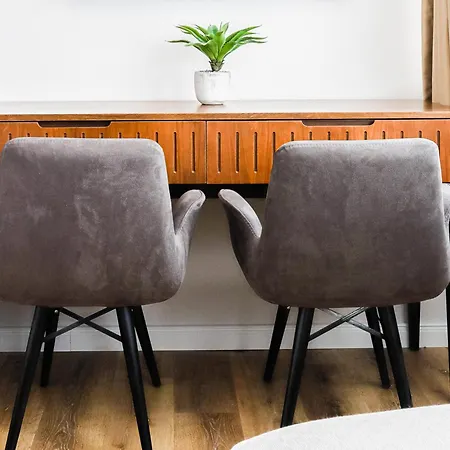 Gemuetliche & Moderne - Nur 7 Gehminuten Vom Entfernt, Inklusive Parkplatz Und Gartenzugang 샬베우츠