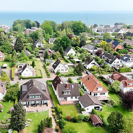 Strandnahe Moderne Mit Garten Scharbeutz