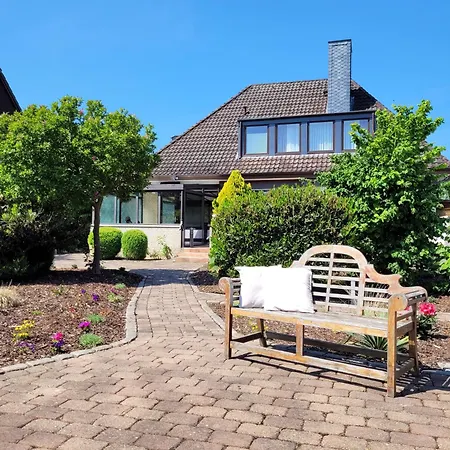 Gemuetliche & Moderne - Nur 7 Gehminuten Vom Entfernt, Inklusive Parkplatz Und Gartenzugang *